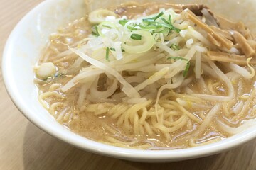 醤油豚骨ラーメン