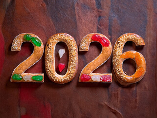 Número 2026 formado por bollos o roscón de reyes, dulce típico del 6 de enero en España