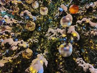 A photo of the decor on the Christmas tree