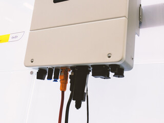 Connection cables to the hybrid inverter for the Energy Storage System.