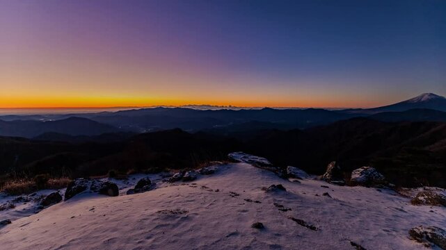夜明けの富士山