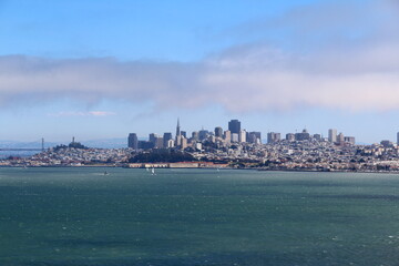 Fototapeta premium Long view of San Francisco Skyline from the Golden Gate Bridge