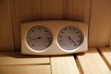 thermometer and hygrometer in the sauna