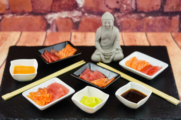 Verschiedene Varianten von Japanischen Sushi Rollen