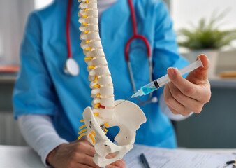Medical blockade in the intervertebral disc herniation of the lumbar spine