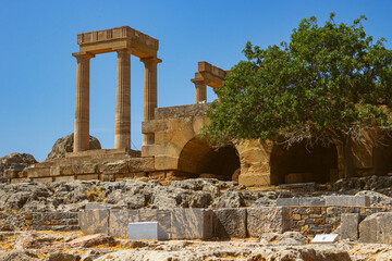 Obraz premium Ruins of the acropolis in the city of Lindos at island of Rhodes, Dodecanese, Greek Islands, Greece, Europe