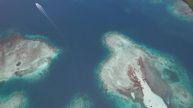 imagenes a&eacute;reas del parque nacional Morrocoy en Venezuela. videos en alta resolucion.
