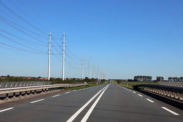 Wintrack-type high-voltage pylons along the N205 near Hoofddorp