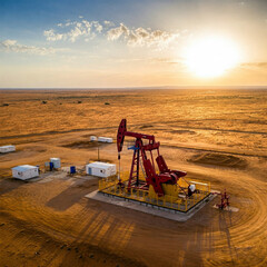 &Ouml;lf&ouml;rderturm in der W&uuml;ste