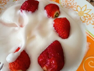 Strawberry with whipped cream 