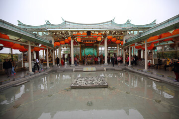ガラスの寺院
