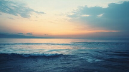 Obraz premium Sunset Ocean: Serene Seascape, Tranquil Horizon