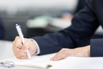 授業を受ける学生