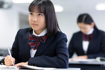 授業を受ける学生