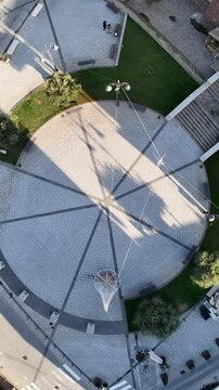 riprese drone della Chiesa parrocchiale di San Giovanni Battista a San Giovanni Suergiu in Sardegna (60 FPS, riprese verticali per social)