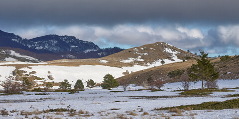 Gran Sasso: inverno neve e nubi lenticolari a Campo Imperatore - Abruzzo 