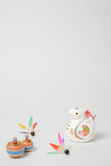 可愛いヘビの置物　東洋の年始に飾る縁起物