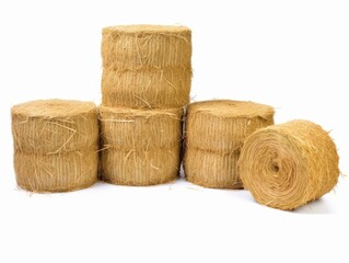 Obraz premium Aesthetic Arrangement of Isolated Hay Bales on White Background for Agriculture and Nature Themed Projects in High Resolution
