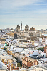 Naklejka premium Vista de la ciudad de Cadiz, Andalucía (España) desde la Torre Tavira donde destaca su grandiosa catedral nueva.