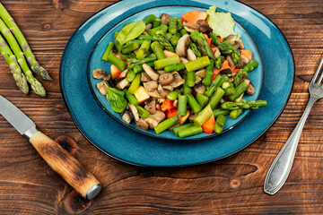 Vegan asparagus and mushroom salad.