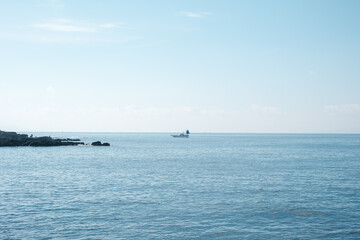 海と船