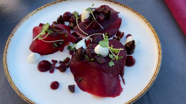 Carpaccio de betterave aux herbes