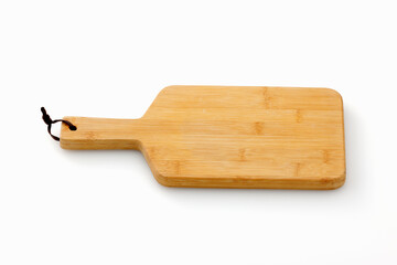 白背景に置いた木製のカッティングボード　Wooden cutting board on white background