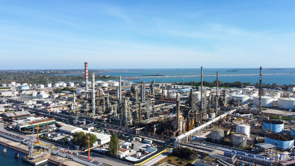 Visão aérea da usina de hidrogênio de Fusina era uma usina a hidrogênio localizada em Fusina, perto de Veneza, na região de Veneto, na Itália. Primeira usina de energia em escala comercial do mundo