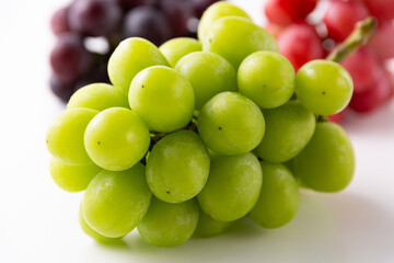 新鮮な三種類の葡萄