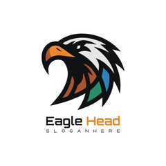 Obraz premium Detailed vector illustration of an eagle head with a fierce and determined expression, perfect for logos or designs. 