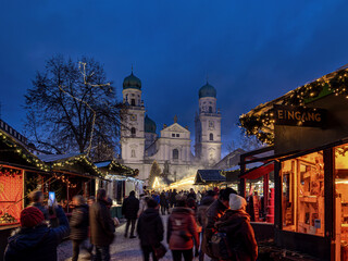 Christkindlmarkt am Dom, Weihnachtsmarkt, Passau, Bayern, Deutschland