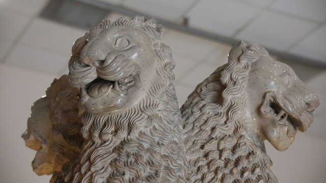 stone statue of lion capital at sarnath