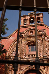 Obraz premium Detalles de iglesias y templos religiosos de Puebla, México