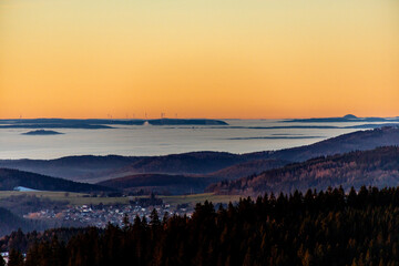 Winter Wanderung auf den Gipfel des Ruppberg bei Zella-Mehlis mit einem herrlichen Sonnenuntergang - Thüringen - Deutschland