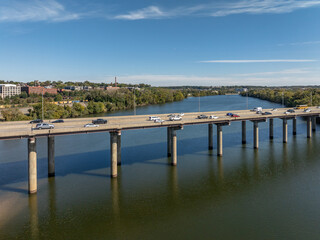 Obraz premium City Skyline, River, Bridges, Richmond, Virginia