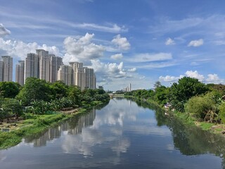 Fototapeta premium river near the city