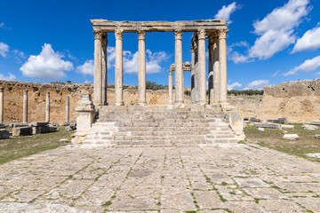 Obraz premium Dougga, Beja, Tunisia. Temple of Juno Caelestis at the Roman ruins.