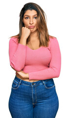 Obraz premium Beautiful brunette woman wearing casual clothes thinking looking tired and bored with depression problems with crossed arms.