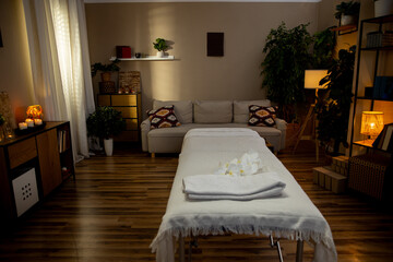 A Tranquil and Inviting Massage Therapy Room Designed with Beautiful Natural Decor