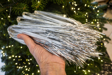 Schmuck für den Weihnachtsbaum in silber