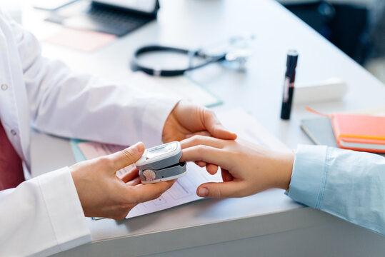 Using a pulse oximeter in the clinic