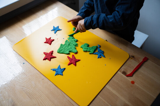 Play Dough Bonanza