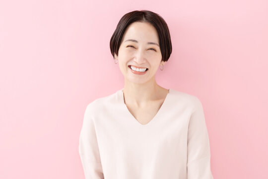 女性・ピンクバック