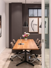 Elegance in Focus: The Perfect Workspace for Productivity and Style in a Modern Office Setting