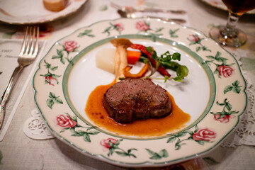 牛ほほ肉の赤ワイン煮込み
