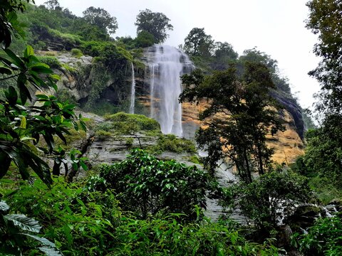 Discover the mesmerizing Biso Ella Waterfall nestled in the heart of Matale, Sri Lanka. Surrounded by lush greenery, this cascading beauty offers a peaceful retreat, where the sound of water flowing o