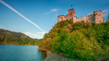 Fototapeta premium Pieniny. Niedzica. Zamek Dunajec.