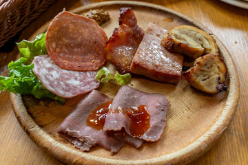 お肉の盛り合わせ（Assorted meats）