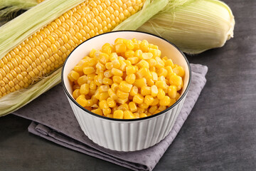 Canned sweet young corn grain