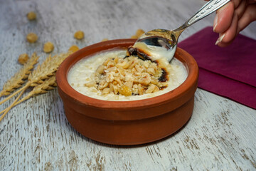 fırın sütlaç - baked rice pudding turkish milky dessert sutlac in casserole